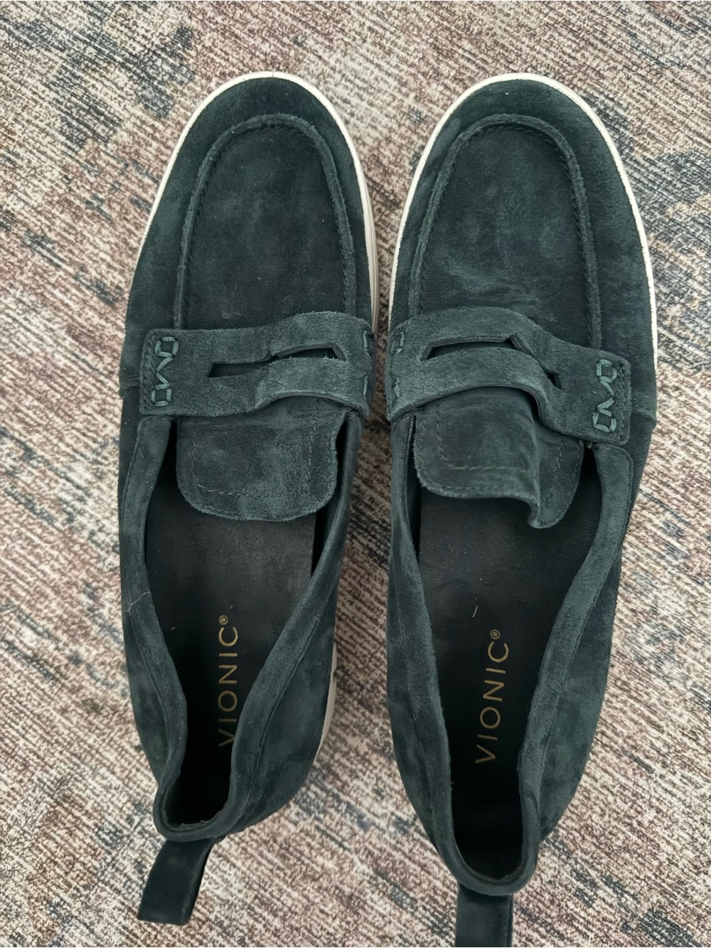 Vionic Uptown Scarab Green Suede Loafers 10.5